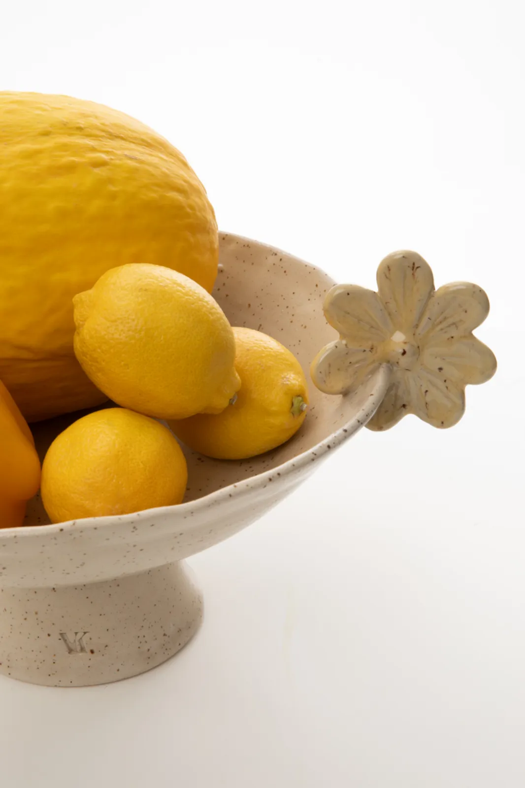 Picture of Her Touch Fruit bowl